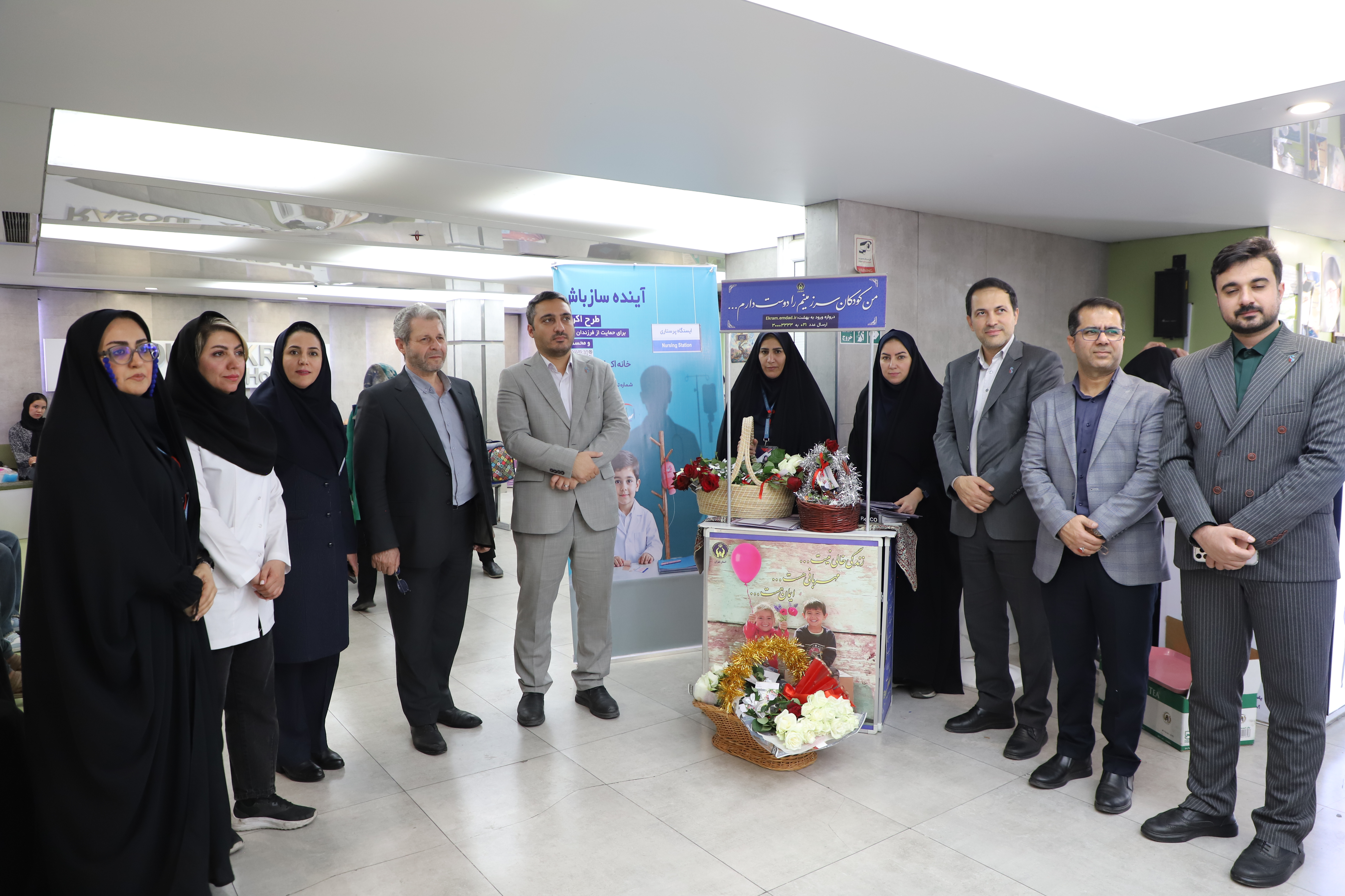 به احترام سپیدپوشان مهربانی؛ حضور معاون فرهنگی و دانشجویی دانشگاه در جمع پرستاران